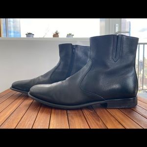 Gently used classic 60s mod Florsheim Chelsea/Beatle boots!